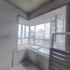 唐宫新城2-1-1004梁青春